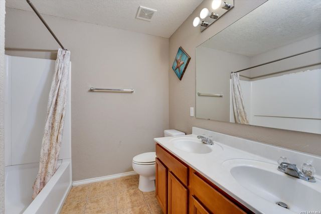 11710 Meadowood Oaks, San Antonio, TX 78254