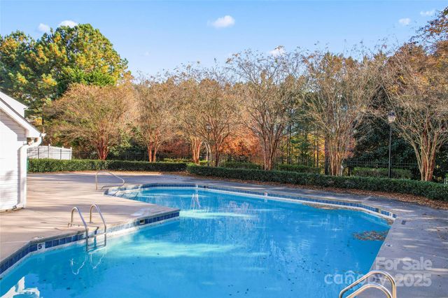 12318 Hennigan Place Lane, Charlotte, NC 28214