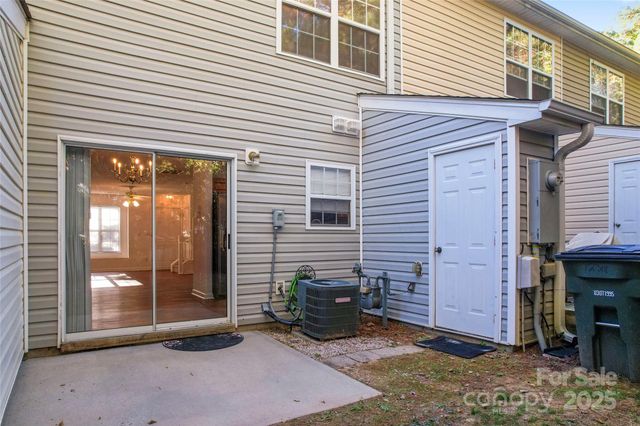 12318 Hennigan Place Lane, Charlotte, NC 28214