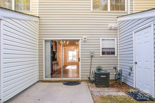 12318 Hennigan Place Lane, Charlotte, NC 28214