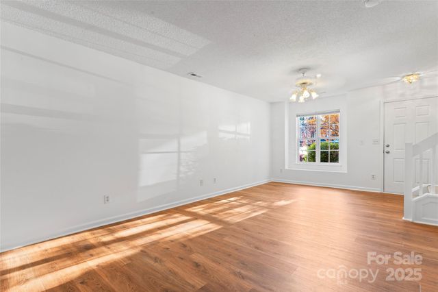 12318 Hennigan Place Lane, Charlotte, NC 28214