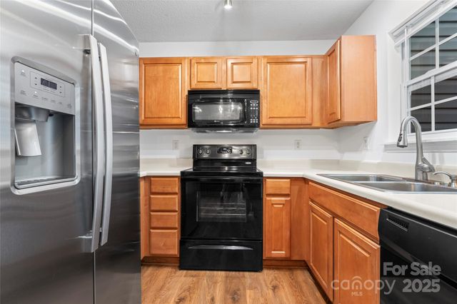 12318 Hennigan Place Lane, Charlotte, NC 28214