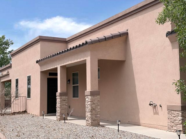 8316 Mesa Top Road NW, Albuquerque, NM 87120