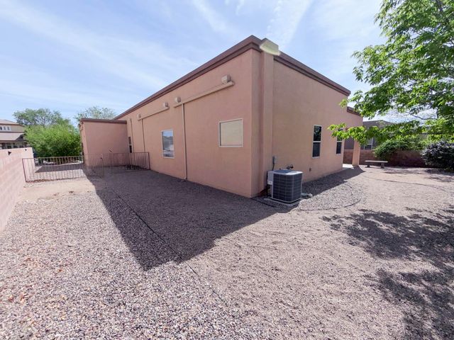 8316 Mesa Top Road NW, Albuquerque, NM 87120