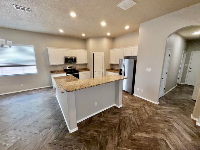 8316 Mesa Top Road NW, Albuquerque, NM 87120