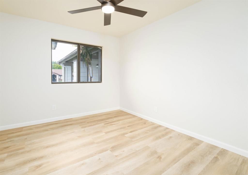 Image 13 of property listing at 41614 Zinfandel Avenue, Temecula, CA 92591