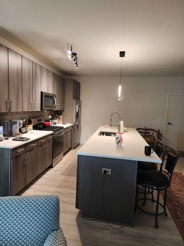 5117 Fairview Avenue 207, Downers Grove, IL 60515