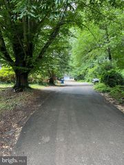 3408 BARKLEY DR, Fairfax, VA 22031