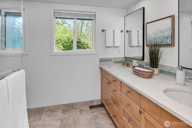53 Cascade Ky, Bellevue, WA 98006