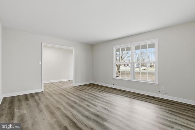 192 E BANBURY RD, Tappahannock, VA 22560