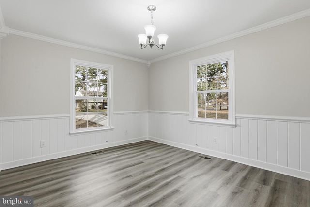 192 E BANBURY RD, Tappahannock, VA 22560