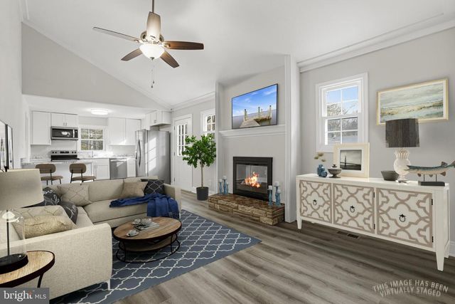 192 E BANBURY RD, Tappahannock, VA 22560