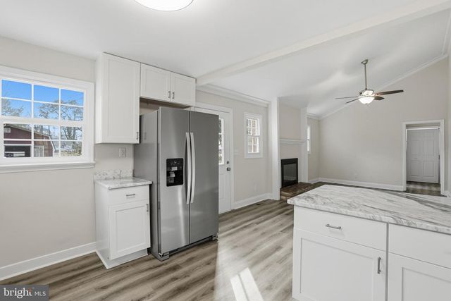 192 E BANBURY RD, Tappahannock, VA 22560