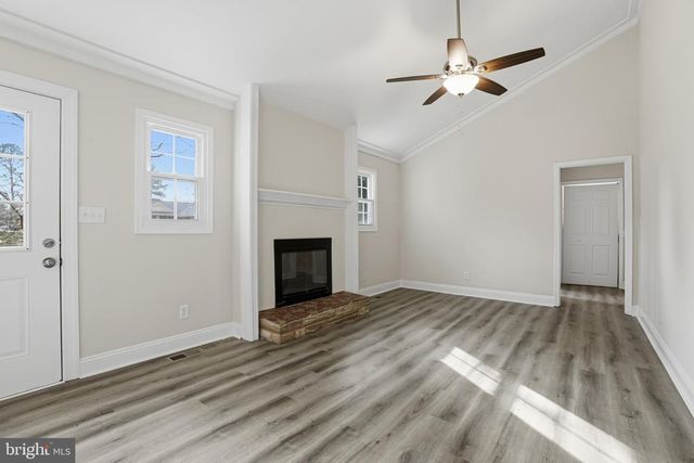 192 E BANBURY RD, Tappahannock, VA 22560