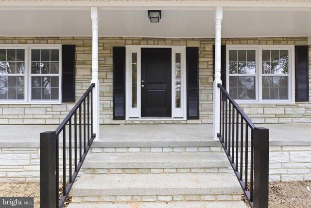 192 E BANBURY RD, Tappahannock, VA 22560