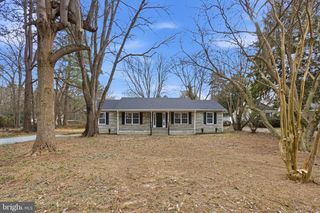 192 E BANBURY RD, Tappahannock, VA 22560