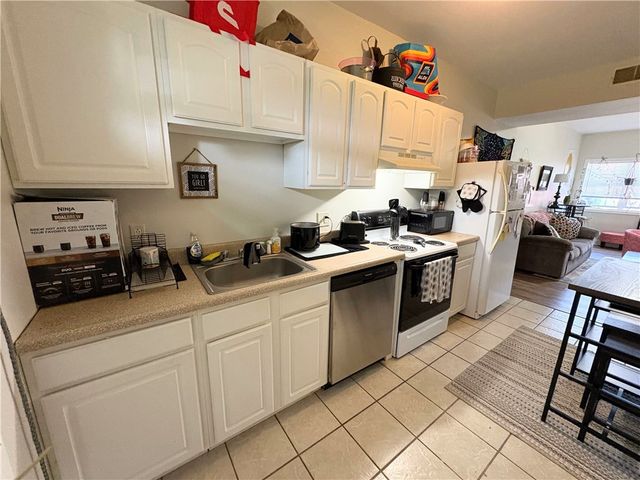 1010 1st Ave C, Coraopolis, PA 15108