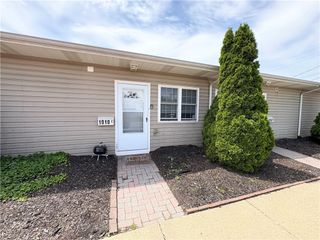 1010 1st Ave C, Coraopolis, PA 15108