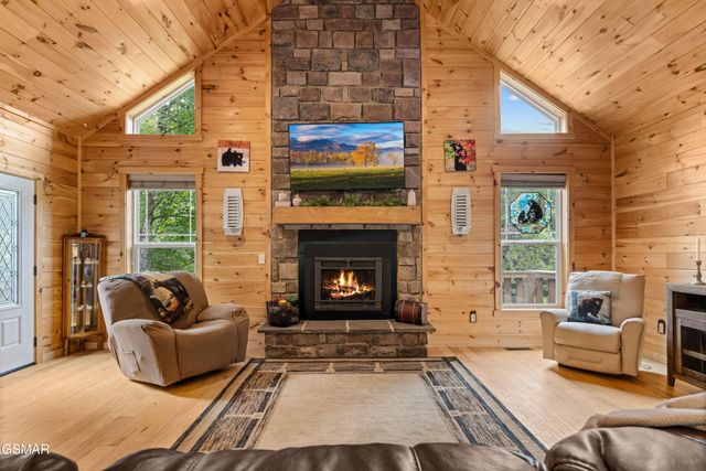 3851 Mistletoe Loop, Sevierville, TN 37876