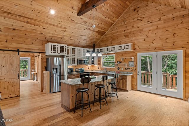 3851 Mistletoe Loop, Sevierville, TN 37876