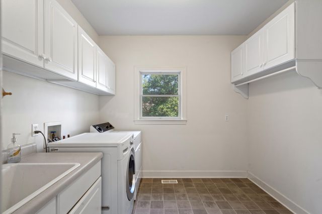 2609 CARRERA DR, Columbia, MO 65203