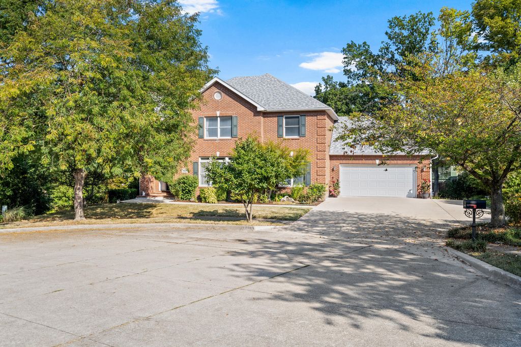 2609 CARRERA DR, Columbia, MO 65203