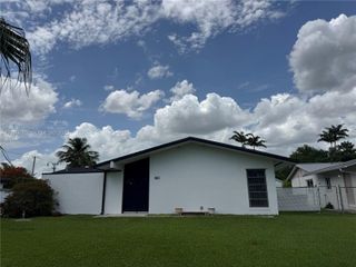 9605 SW 187th St, Cutler Bay, FL 33157