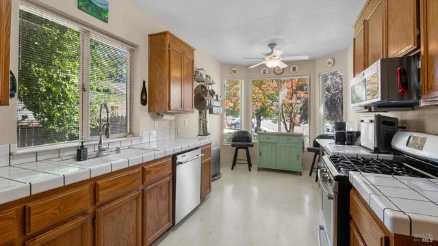 709 Palermo Dr, Suisun City, CA 94585
