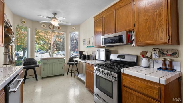709 Palermo Dr, Suisun City, CA 94585