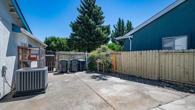 709 Palermo Dr, Suisun City, CA 94585