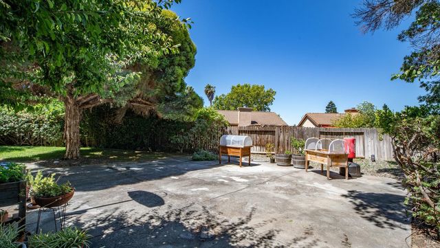 709 Palermo Dr, Suisun City, CA 94585