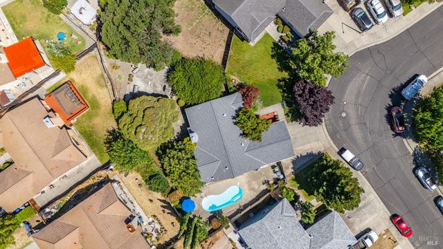 709 Palermo Dr, Suisun City, CA 94585