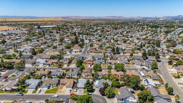 709 Palermo Dr, Suisun City, CA 94585