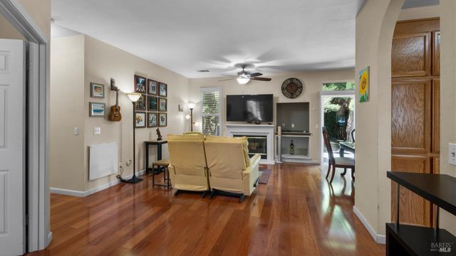 709 Palermo Dr, Suisun City, CA 94585