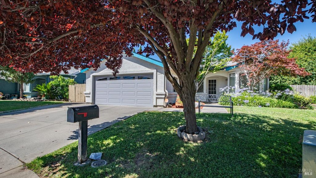 709 Palermo Dr, Suisun City, CA 94585