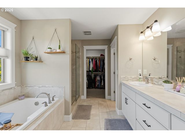 12312 Ne 56TH Ave, Vancouver, WA 98686
