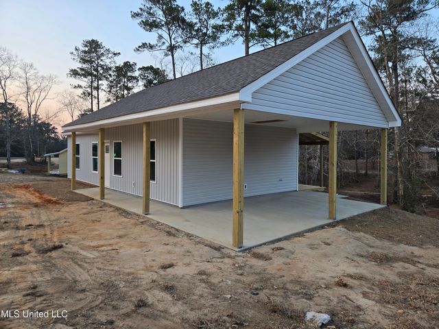405 George Ford Road, Carriere, MS 39426