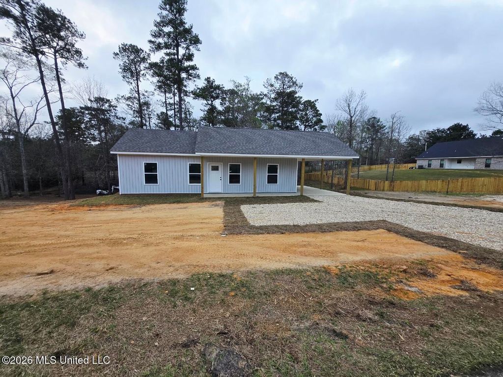 405 George Ford Road, Carriere, MS 39426