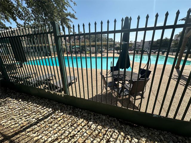 2305 Basil Drive D108, Arlington, TX 76006
