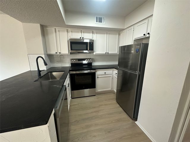 2305 Basil Drive D108, Arlington, TX 76006