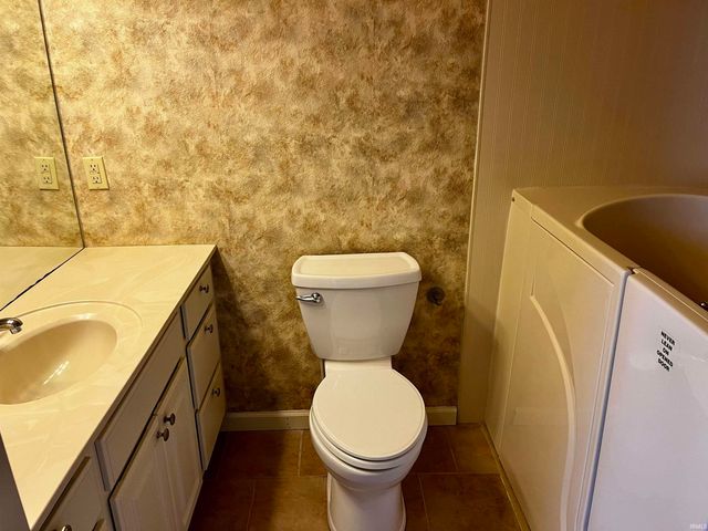 14 Cobblestone Boulevard, Gas City, IN 46933