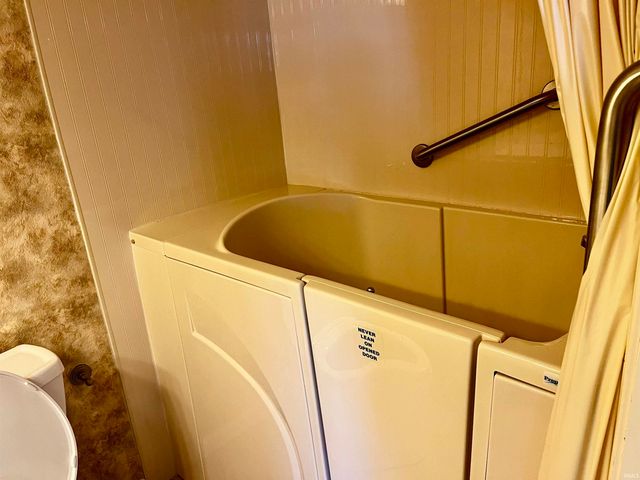 14 Cobblestone Boulevard, Gas City, IN 46933