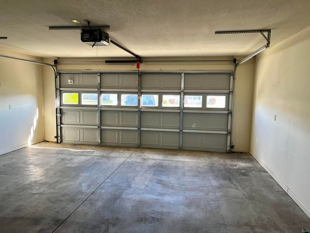 14 Cobblestone Boulevard, Gas City, IN 46933