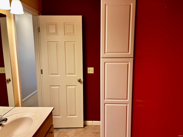 14 Cobblestone Boulevard, Gas City, IN 46933