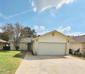 1605 Somerset DR, Round Rock, TX 78681