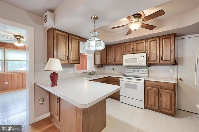 1118 HARRIET AVE, Lancaster, PA 17601