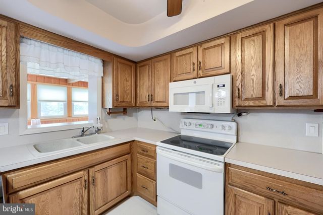 1118 HARRIET AVE, Lancaster, PA 17601