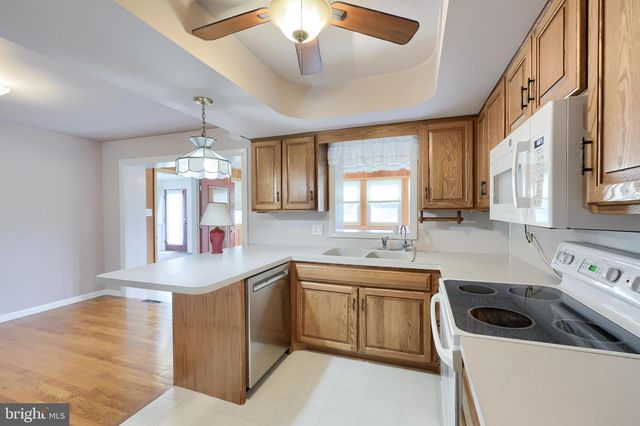 1118 HARRIET AVE, Lancaster, PA 17601