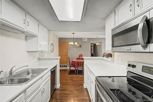 942 S Walden Street 106, Aurora, CO 80017
