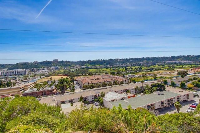 1366 Camino Lujan, San Diego, CA 92111